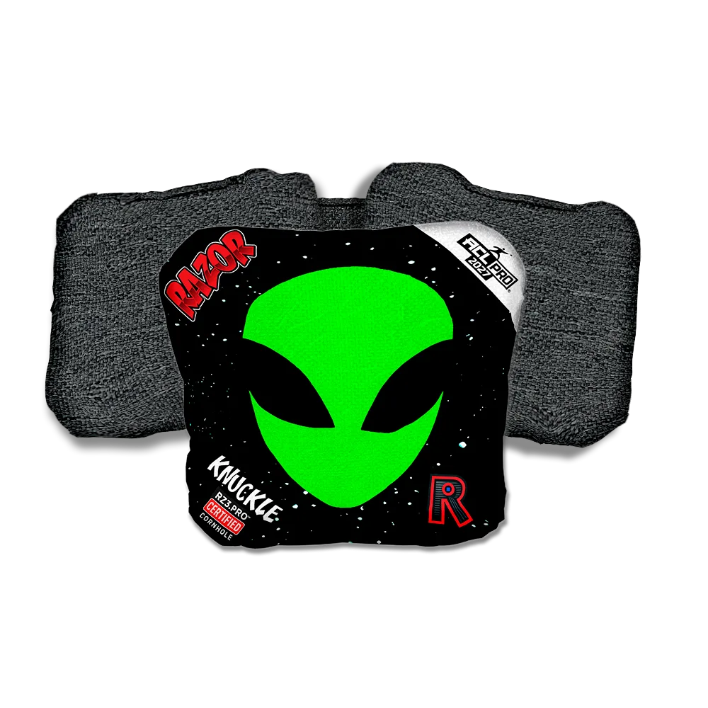 Knuckle PRO Invader Black Back Cornhole Bags